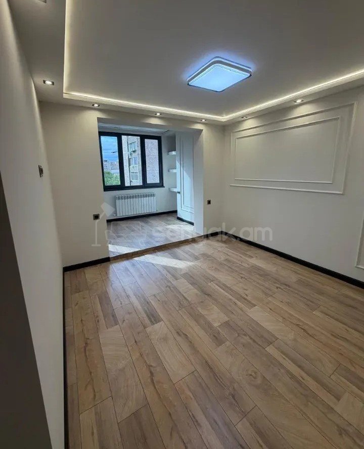 2 Սենյականոց Բնակարան Քարե Շենքում, 43քմ, 4/5 հարկ, Կապիտալ Վերանորոգված