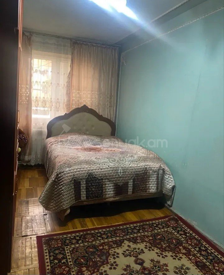 3 Սենյականոց Բնակարան Քարե Շենքում, 78քմ, 1/5 հարկ, Կապիտալ Վերանորոգված