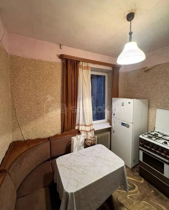 2 Սենյականոց Բնակարան Քարե Շենքում, 52քմ, 5/5 հարկ, Նորմալ Վիճակում