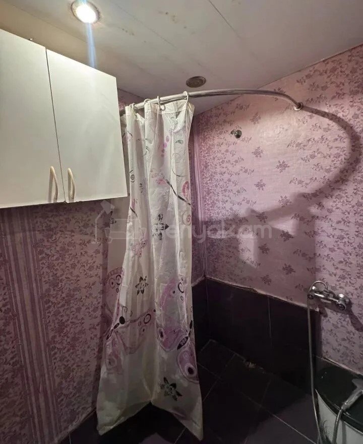 2 Սենյականոց Բնակարան Քարե Շենքում, 52քմ, 5/5 հարկ, Նորմալ Վիճակում