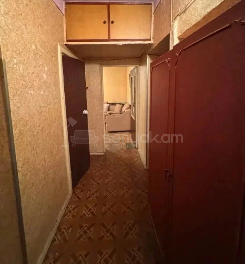 2 Սենյականոց Բնակարան Քարե Շենքում, 52քմ, 5/5 հարկ, Նորմալ Վիճակում