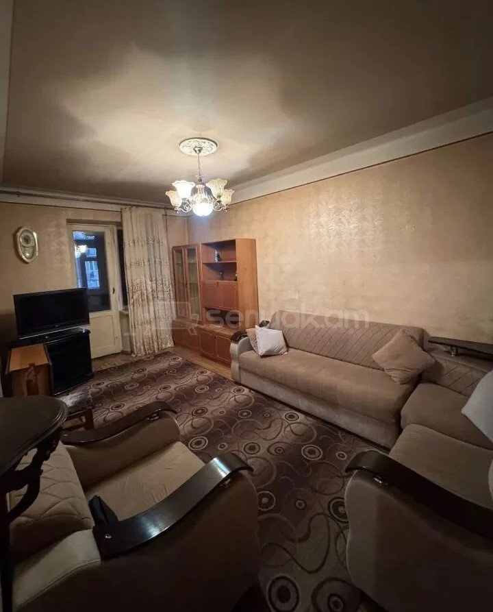2 Սենյականոց Բնակարան Քարե Շենքում, 52քմ, 5/5 հարկ, Նորմալ Վիճակում