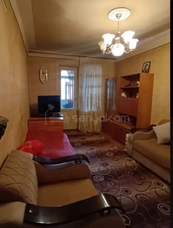2 Սենյականոց Բնակարան Քարե Շենքում, 52քմ, 5/5 հարկ, Նորմալ Վիճակում