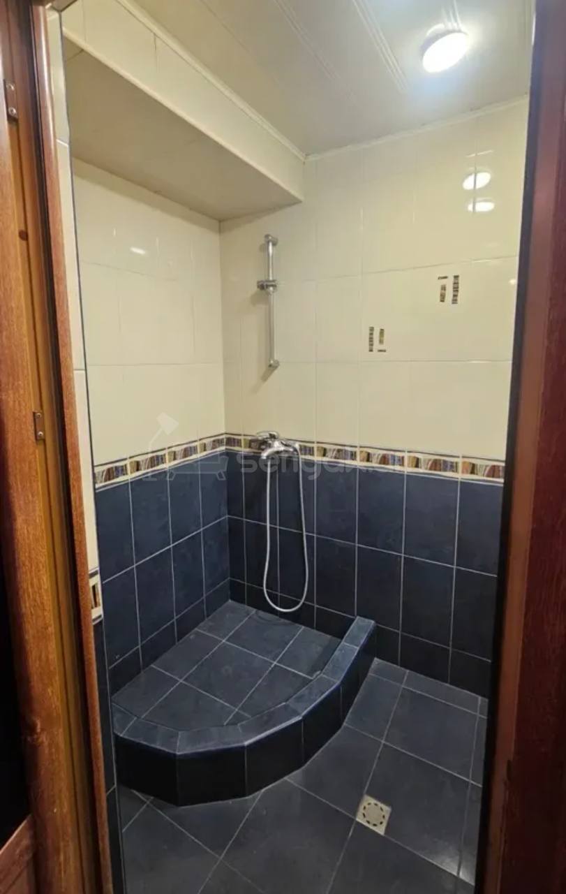 5 Սենյականոց Բնակարան Քարե Շենքում, 129քմ, 7/7 հարկ, Կապիտալ Վերանորոգված