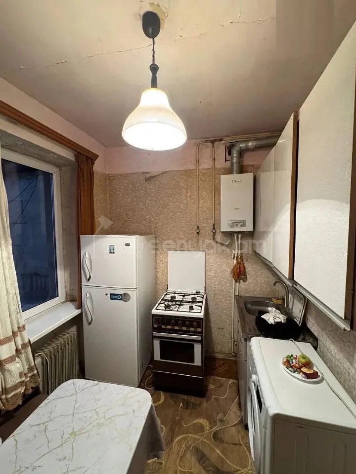 2 Սենյականոց Բնակարան Քարե Շենքում, 52քմ, 5/5 հարկ, Պետական Վիճակում