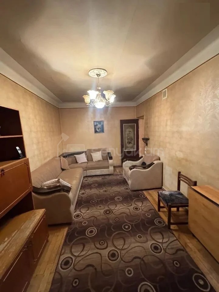 2 Սենյականոց Բնակարան Քարե Շենքում, 52քմ, 5/5 հարկ, Պետական Վիճակում