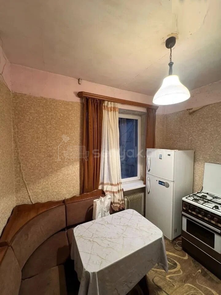 2 Սենյականոց Բնակարան Քարե Շենքում, 52քմ, 5/5 հարկ, Պետական Վիճակում