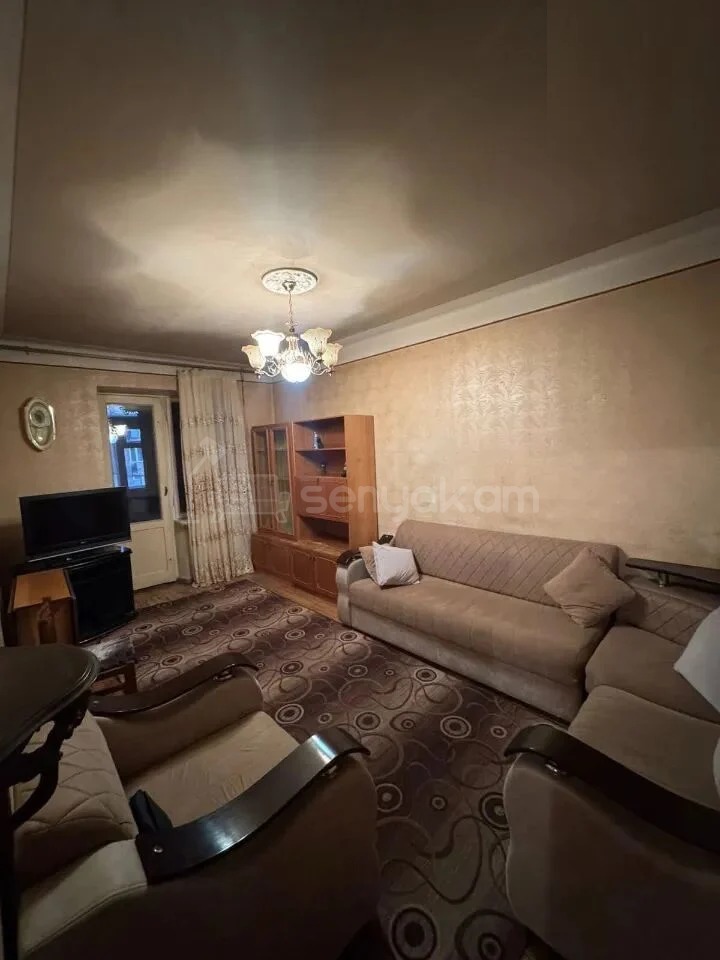 2 Սենյականոց Բնակարան Քարե Շենքում, 52քմ, 5/5 հարկ, Պետական Վիճակում