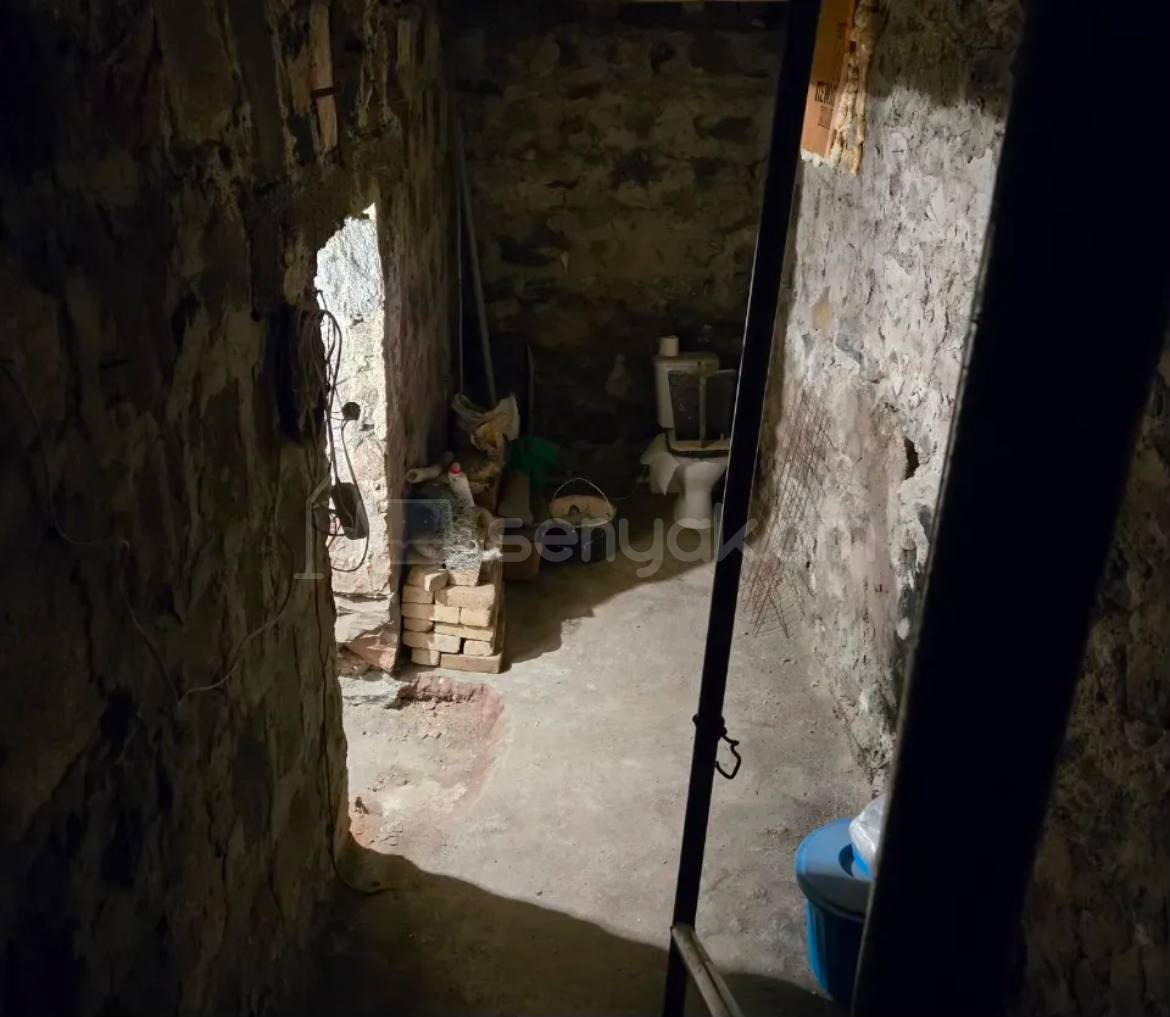 2 Սենյականոց Բնակարան Քարե Շենքում, 64քմ, 1/5 հարկ, Կապիտալ Վերանորոգված