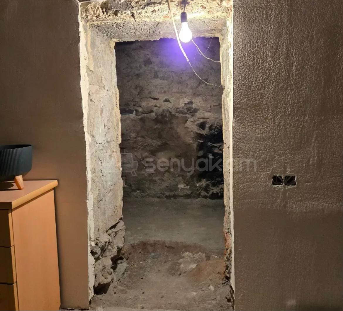 2 Սենյականոց Բնակարան Քարե Շենքում, 64քմ, 1/5 հարկ, Կապիտալ Վերանորոգված
