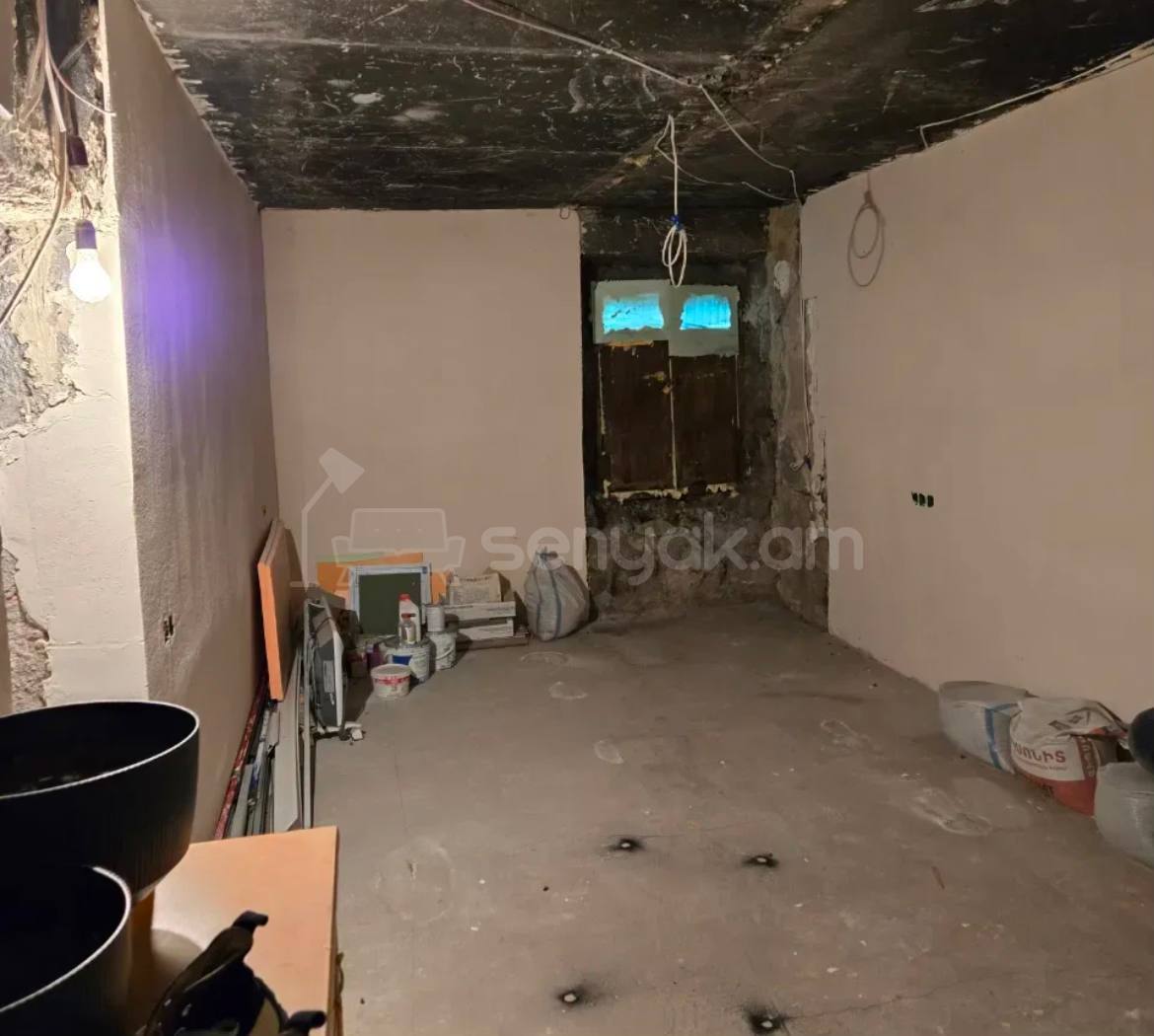 2 Սենյականոց Բնակարան Քարե Շենքում, 64քմ, 1/5 հարկ, Կապիտալ Վերանորոգված
