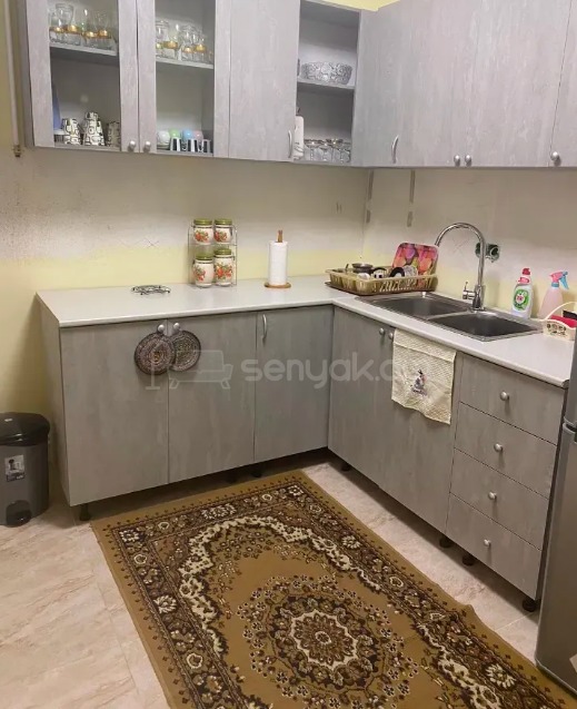 3 Սենյականոց Բնակարան Քարե Շենքում, 97քմ, 4/5 հարկ, Նորմալ Վիճակում