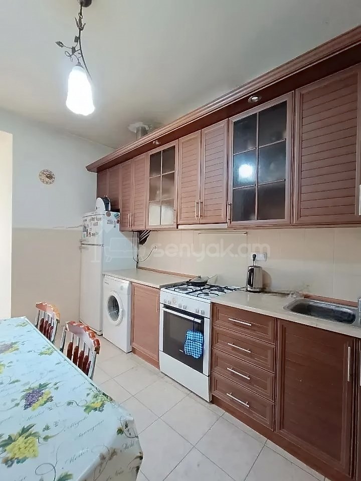 3 Սենյականոց Բնակարան Քարե Շենքում, 77քմ, 5/5 հարկ, Կոսմետիկ Վերանորոգված