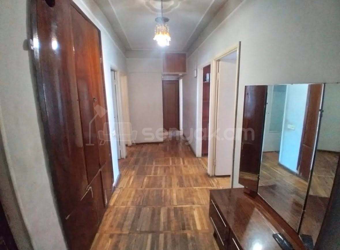 5 Սենյականոց Բնակարան, 104քմ, 7/9 հարկ, Պետական Վիճակում