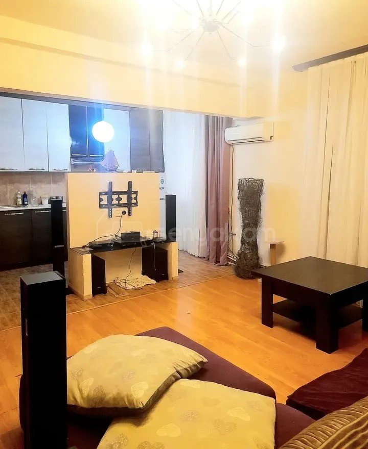 3 Սենյականոց Բնակարան, 72քմ, 1/13 հարկ, Նորմալ Վիճակում
