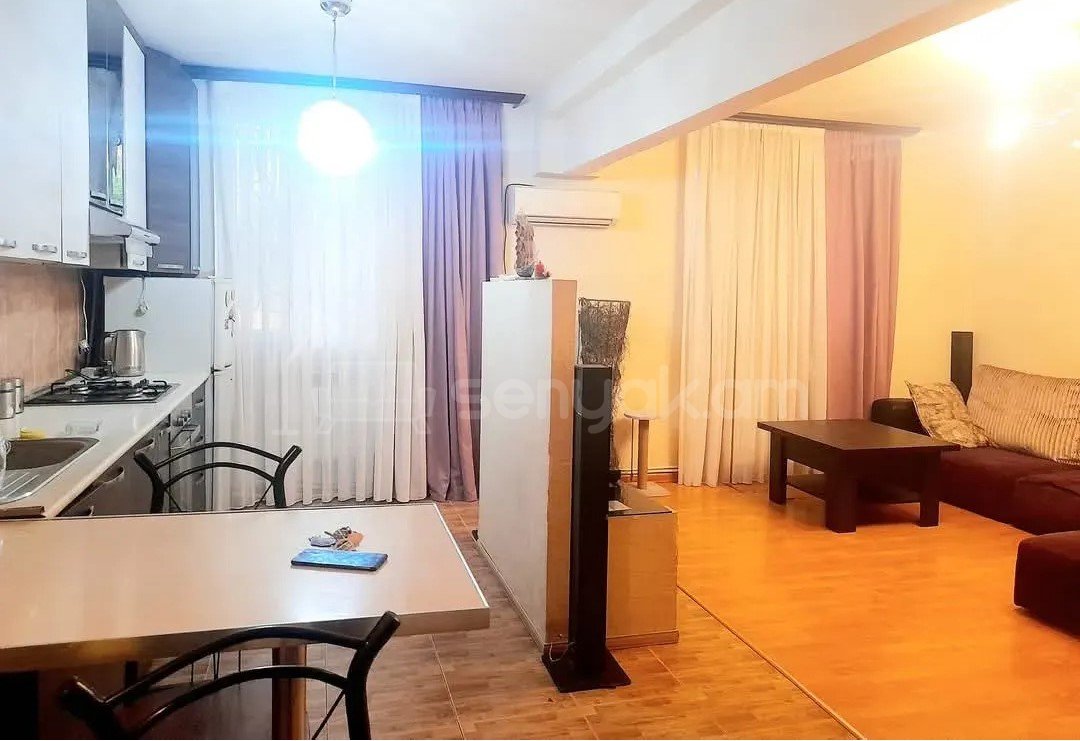 3 Սենյականոց Բնակարան, 72քմ, 1/13 հարկ, Նորմալ Վիճակում
