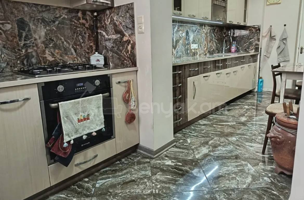 4 Սենյականոց Բնակարան, 88քմ, 3/9 հարկ, Կապիտալ Վերանորոգված
