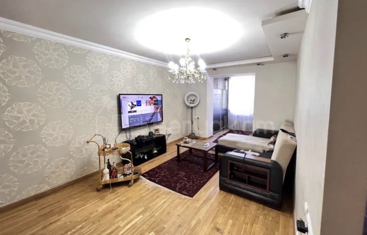 3 Սենյականոց Բնակարան Քարե Շենքում, 71քմ, 4/4 հարկ, Կապիտալ Վերանորոգված