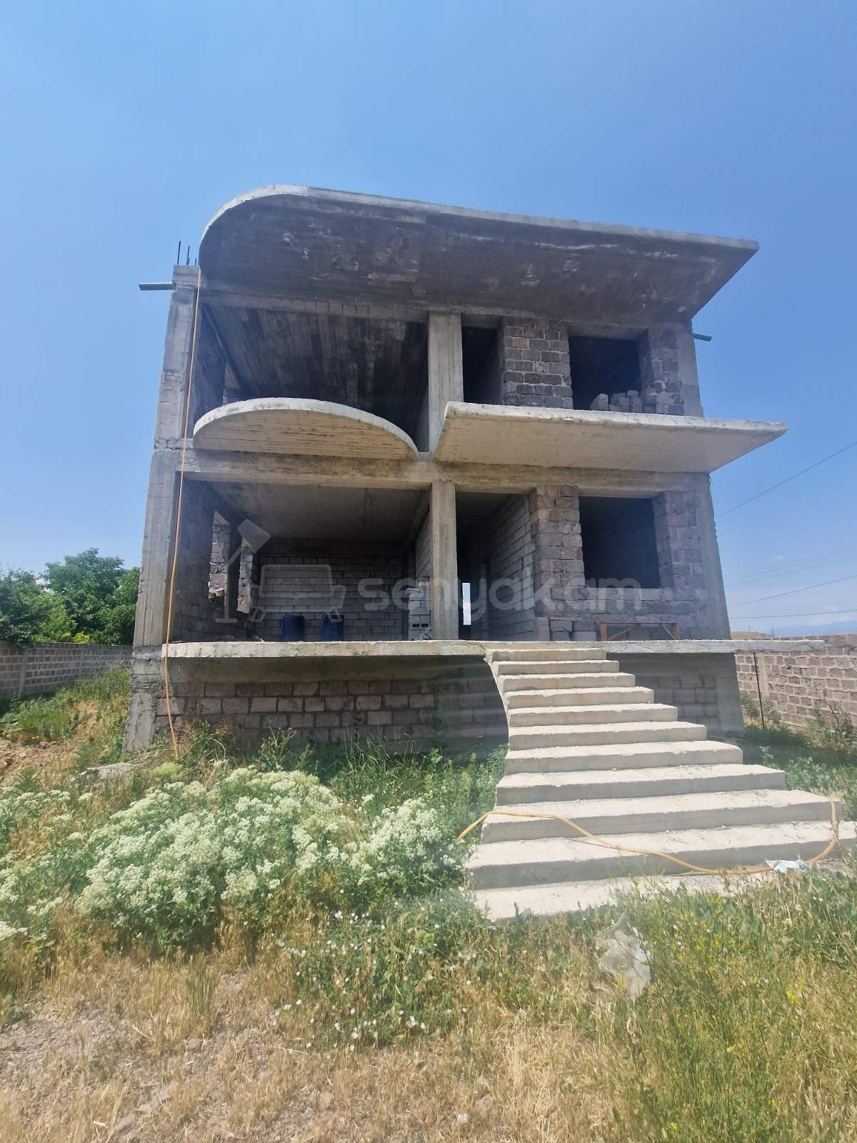 6 Սենյականոց Սեփական Տուն, 360քմ, Ավտոտնակով