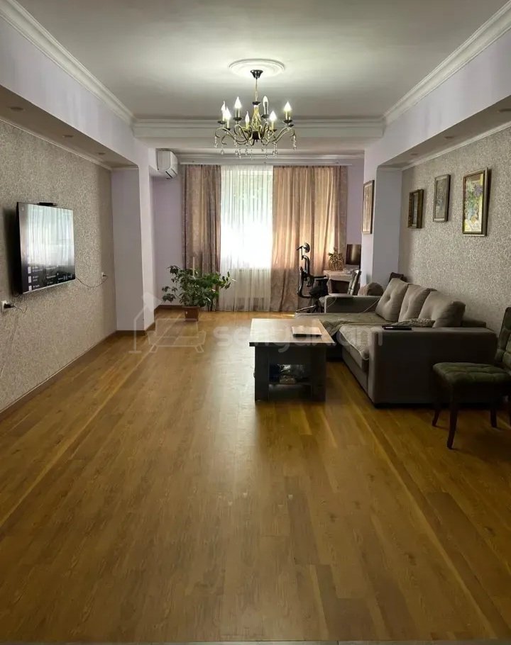 3 Սենյականոց Բնակարան Քարե Շենքում, 94քմ, 1/9 հարկ, Կապիտալ Վերանորոգված, Կահավորված