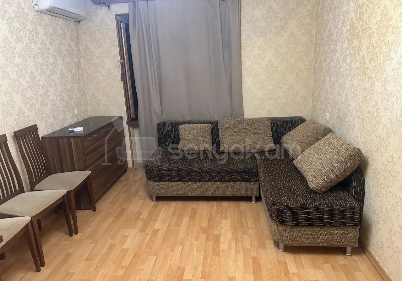 2 Սենյականոց Բնակարան Քարե Շենքում, 44քմ, 3/4 հարկ, Կոսմետիկ Վերանորոգված