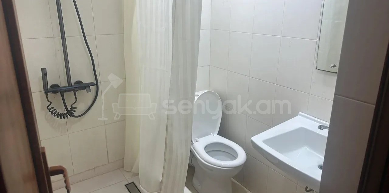 2 Սենյականոց Բնակարան Քարե Շենքում, 44քմ, 3/4 հարկ, Կոսմետիկ Վերանորոգված