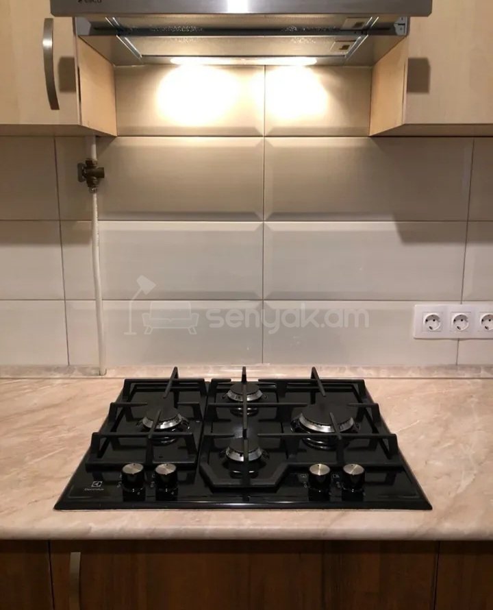 3 Սենյականոց Բնակարան, 81քմ, 2/12 հարկ, Դիզայներական Վերանորոգված