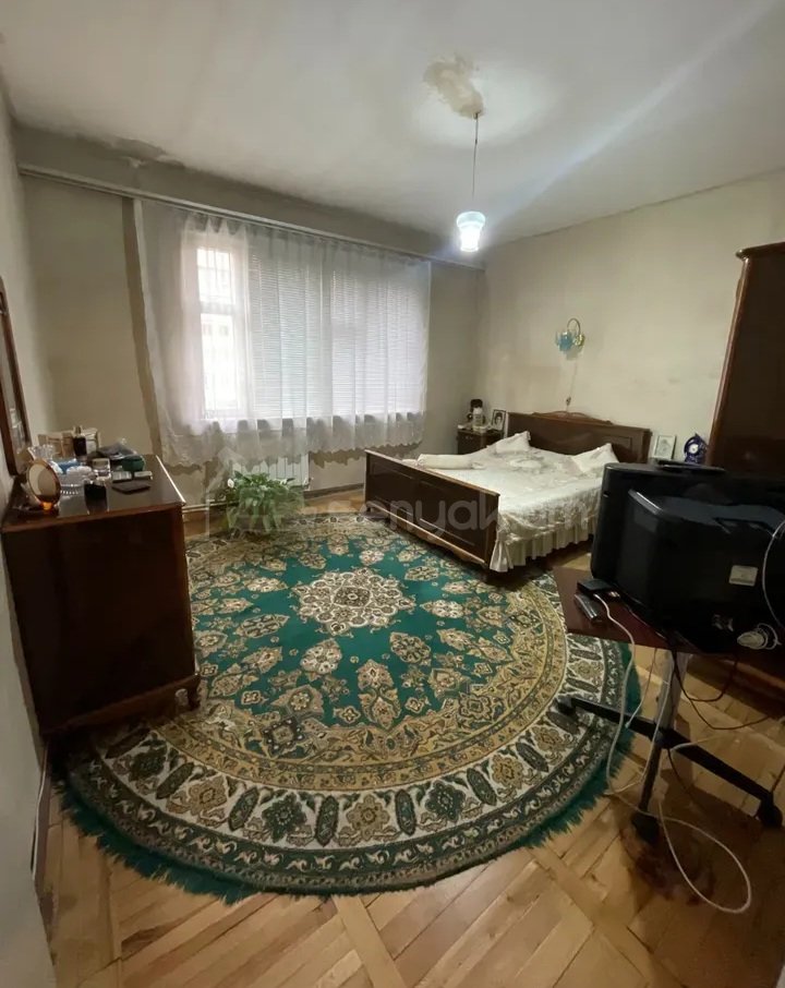 4 Սենյականոց Բնակարան, 101քմ, 3/9 հարկ, Պետական Վիճակում