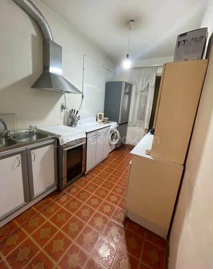4 Սենյականոց Բնակարան, 101քմ, 3/9 հարկ, Պետական Վիճակում