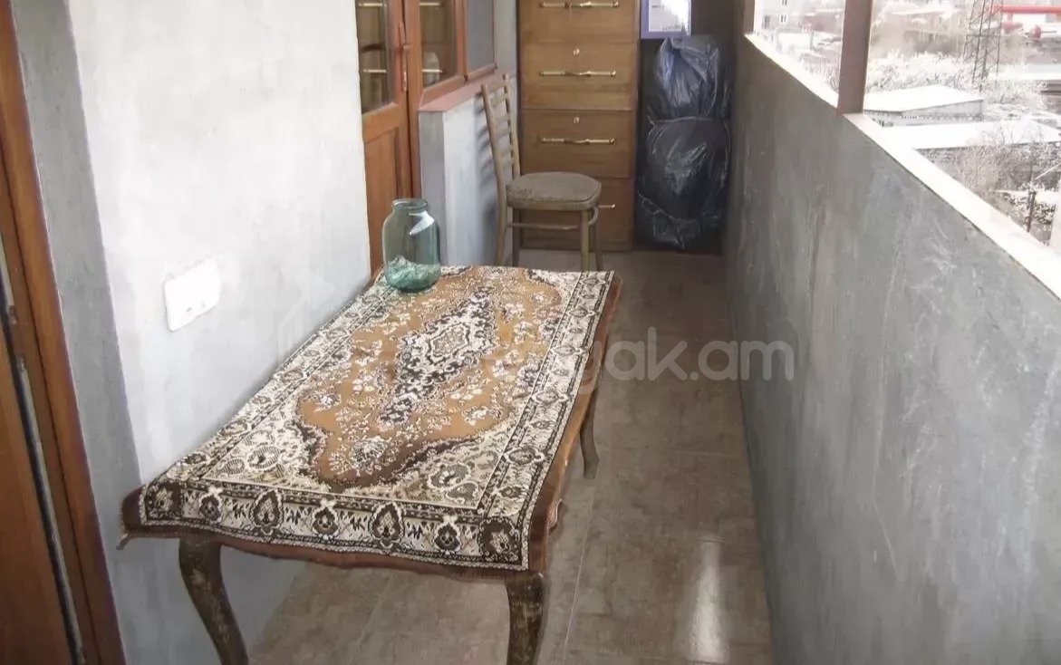 3 Սենյականոց Բնակարան Քարե Շենքում, 77քմ, 5/5 հարկ, Նորմալ Վիճակում, Արևկող