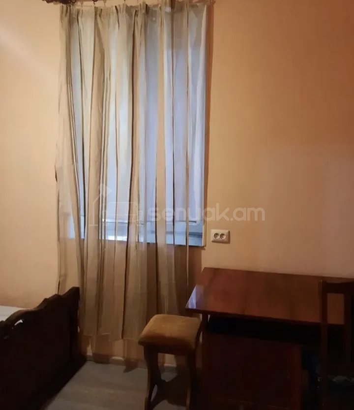 3 Սենյականոց Բնակարան Քարե Շենքում, 77քմ, 5/5 հարկ, Նորմալ Վիճակում, Արևկող