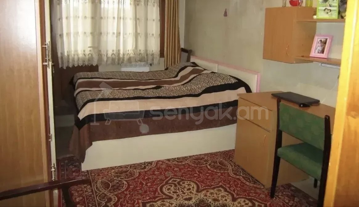 3 Սենյականոց Բնակարան Քարե Շենքում, 77քմ, 5/5 հարկ, Նորմալ Վիճակում, Արևկող
