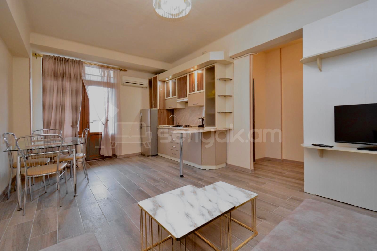 2 Սենյականոց Բնակարան, 42քմ, 5/10 հարկ, Կապիտալ Վերանորոգված, Կահավորված
