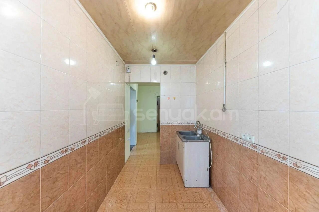2 Սենյականոց Բնակարան, 43քմ, 9/9 հարկ, Նորմալ Վիճակում