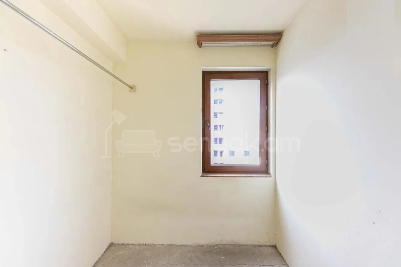2 Սենյականոց Բնակարան, 43քմ, 9/9 հարկ, Նորմալ Վիճակում