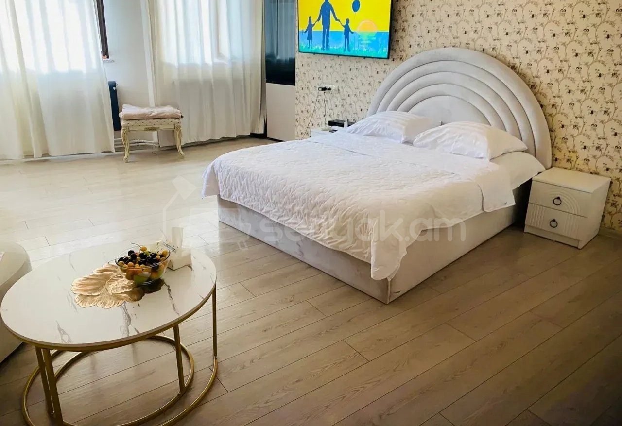1 Սենյականոց Բնակարան Քարե Շենքում, 36քմ, 3/4 հարկ, Կապիտալ Վերանորոգված