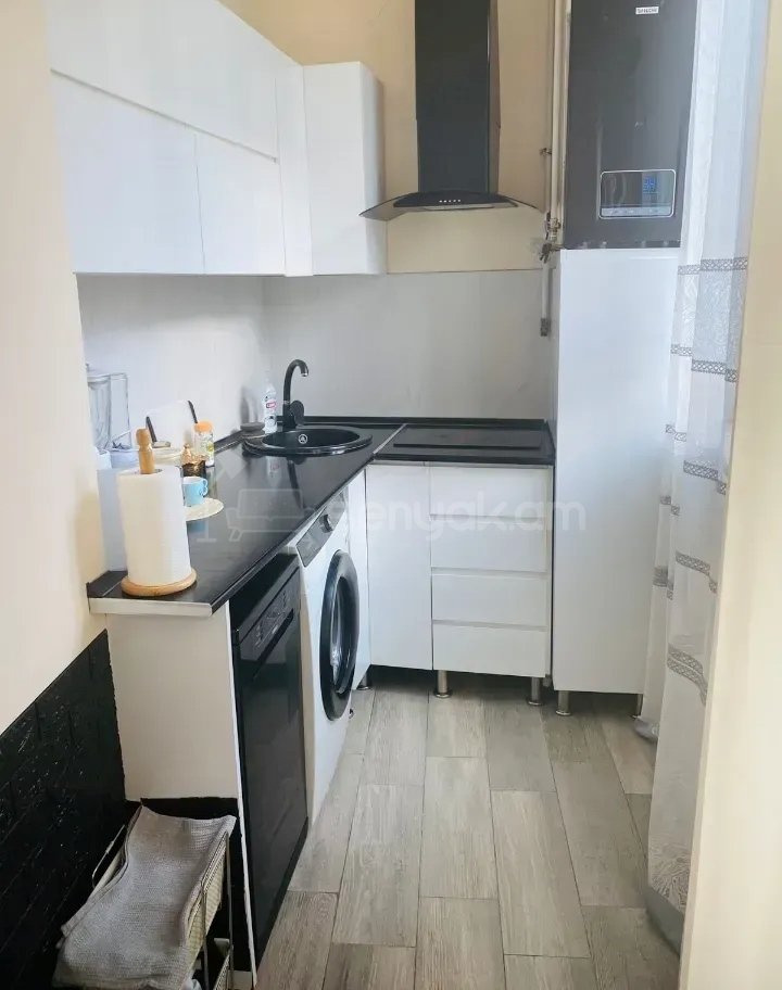 1 Սենյականոց Բնակարան Քարե Շենքում, 36քմ, 3/4 հարկ, Կապիտալ Վերանորոգված