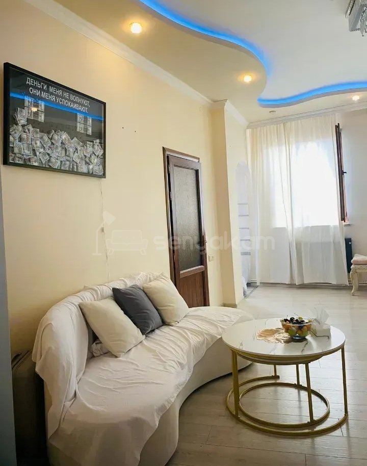 1 Սենյականոց Բնակարան Քարե Շենքում, 36քմ, 3/4 հարկ, Կապիտալ Վերանորոգված