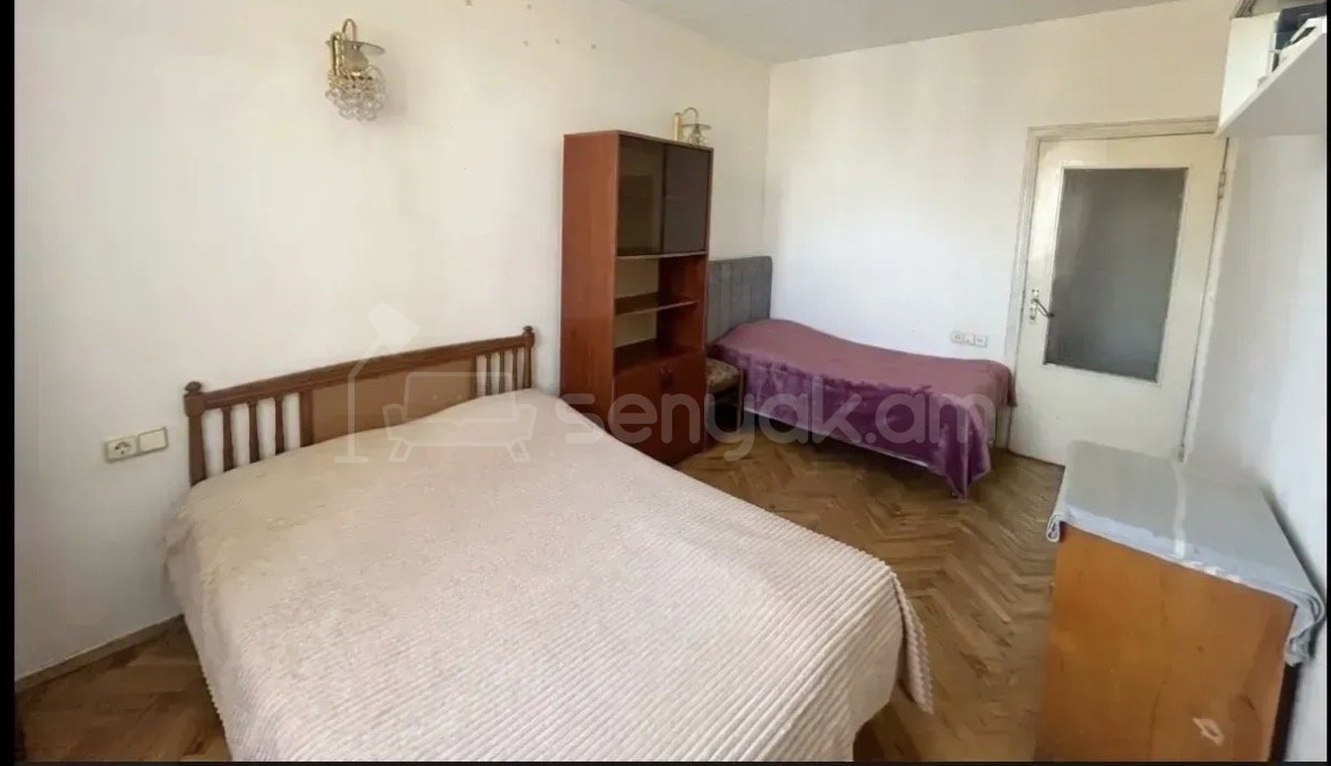 3 Սենյականոց Բնակարան, 80քմ, 9/9 հարկ, Պետական Վիճակում