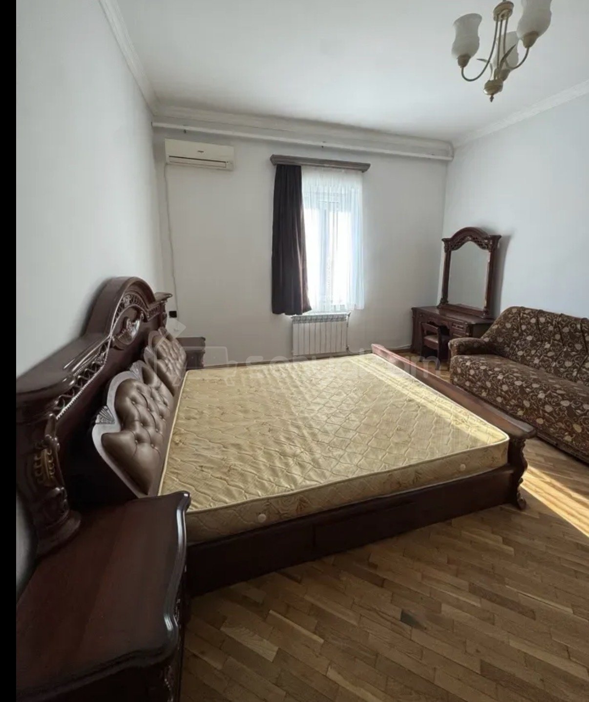 4 Սենյականոց Բնակարան Քարե Շենքում, 108քմ, 3/4 հարկ, Կապիտալ Վերանորոգված