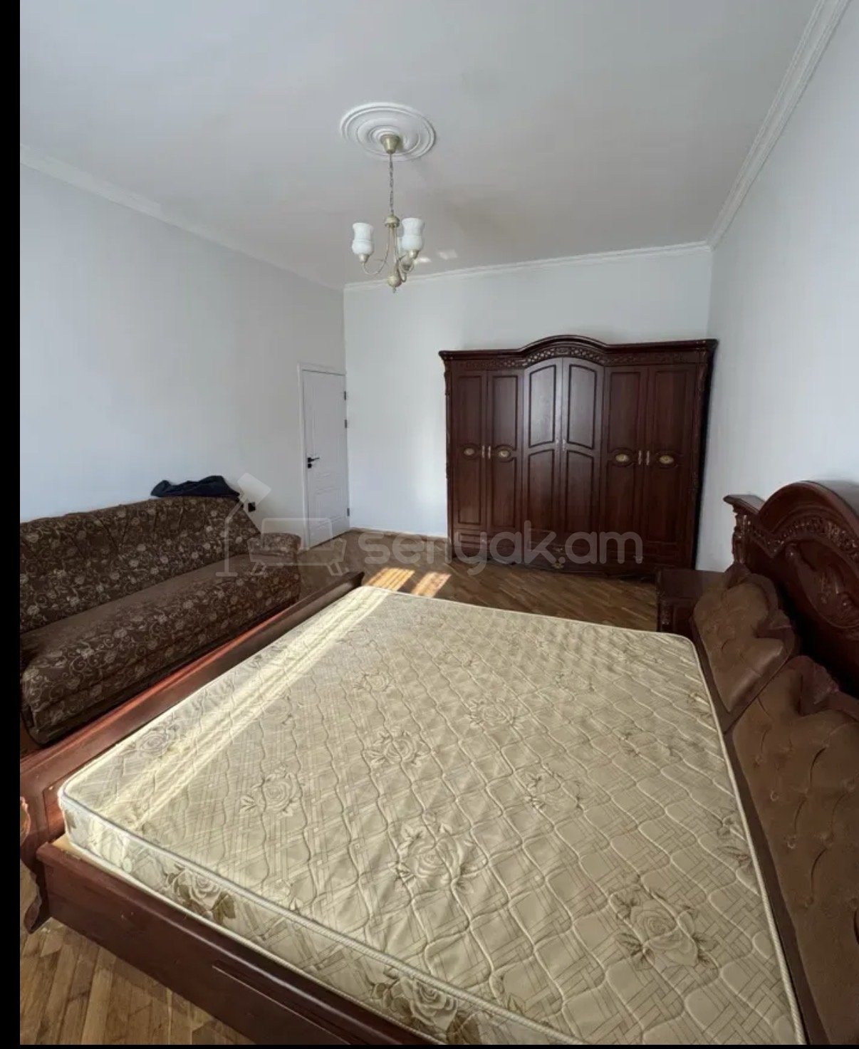 4 Սենյականոց Բնակարան Քարե Շենքում, 108քմ, 3/4 հարկ, Կապիտալ Վերանորոգված