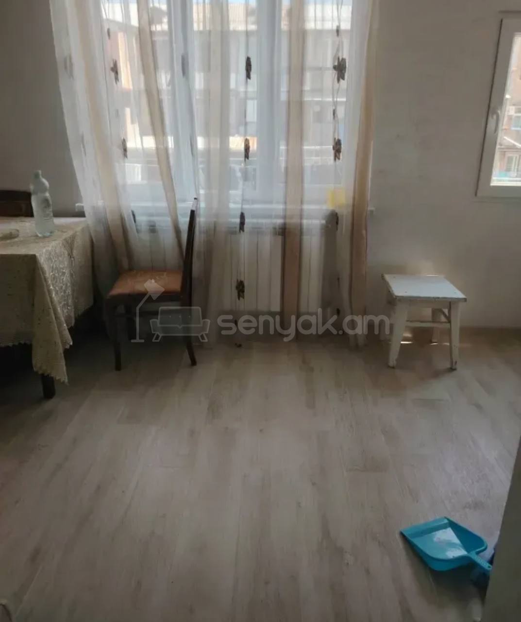 2 Սենյականոց Բնակարան Քարե Շենքում, 54քմ, 4/5 հարկ, Կապիտալ Վերանորոգված