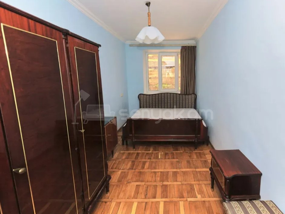 2 Սենյականոց Բնակարան Քարե Շենքում, 52քմ, 4/4 հարկ, Նորմալ Վիճակում, Կահավորված