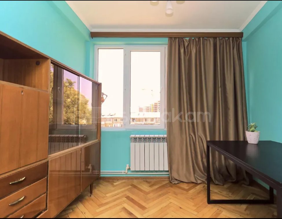 2 Սենյականոց Բնակարան Քարե Շենքում, 52քմ, 4/4 հարկ, Նորմալ Վիճակում, Կահավորված