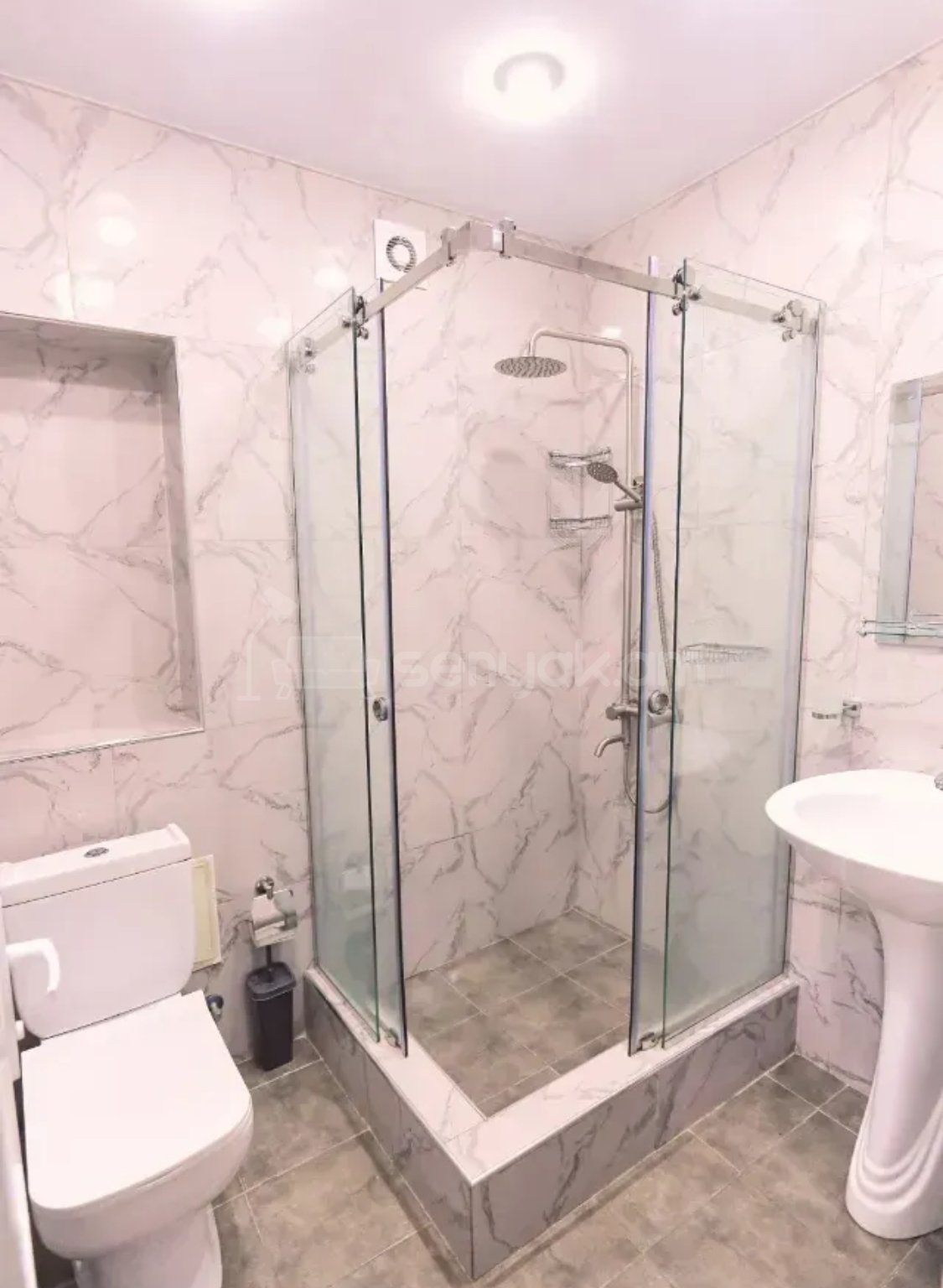2 Սենյականոց Բնակարան Քարե Շենքում, 52քմ, 4/4 հարկ, Նորմալ Վիճակում, Կահավորված