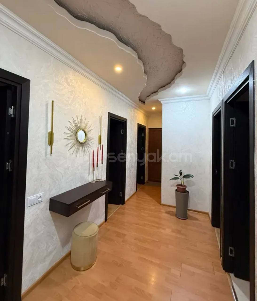 4 Սենյականոց Բնակարան, 87քմ, 4/9 հարկ, Կապիտալ Վերանորոգված
