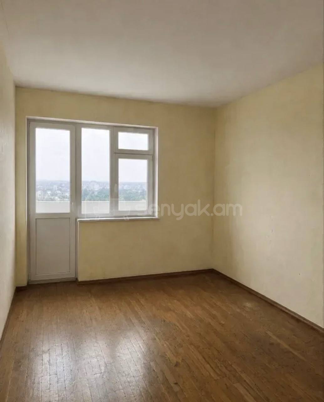 3 Սենյականոց Բնակարան Քարե Շենքում, 94քմ, 6/7 հարկ, Նորմալ Վիճակում
