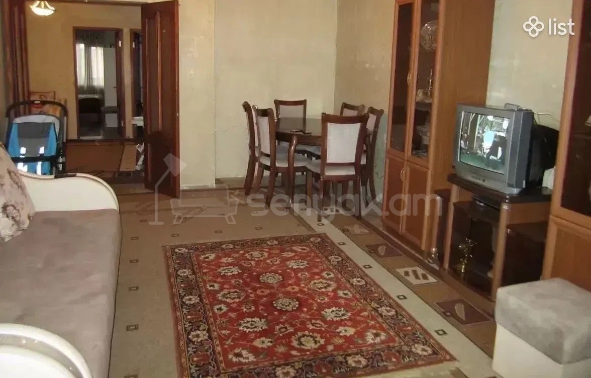 3 Սենյականոց Բնակարան Քարե Շենքում, 100քմ, 5/5 հարկ, Նորմալ Վիճակում, Մասամբ Կահավորված, Արևկող