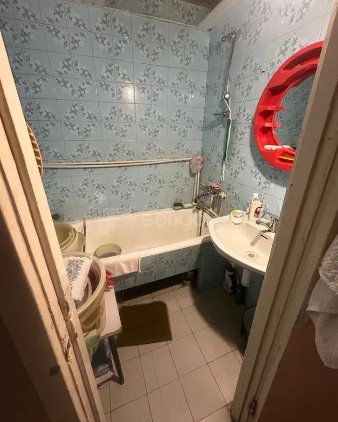 3 Սենյականոց Բնակարան Քարե Շենքում, 79քմ, 4/5 հարկ, Պետական Վիճակում