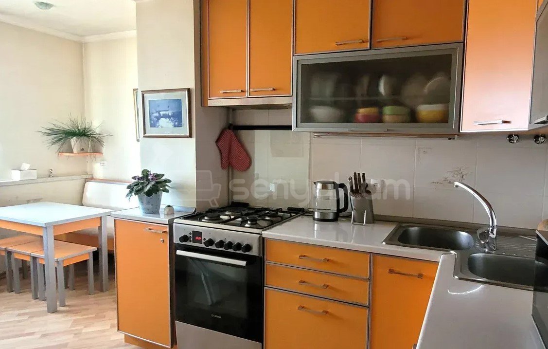 1 Սենյականոց Բնակարան Քարե Շենքում, 45քմ, 5/5 հարկ, Կոսմետիկ Վերանորոգված